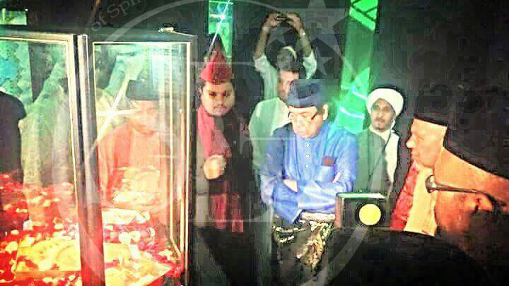 Syed Ehraz Ahmed meeting the Sultan of Selangor in Malaysia